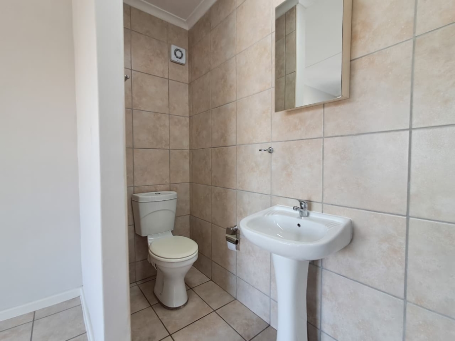 To Let 1 Bedroom Property for Rent in Vredekloof Western Cape